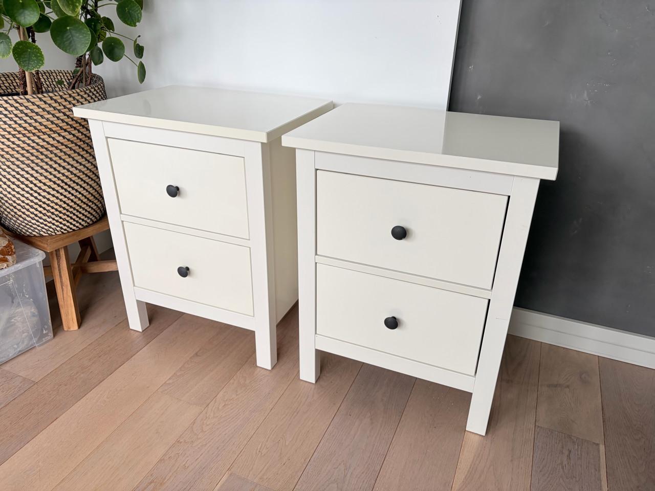 2x Ikea Hemnes nachtkastjes