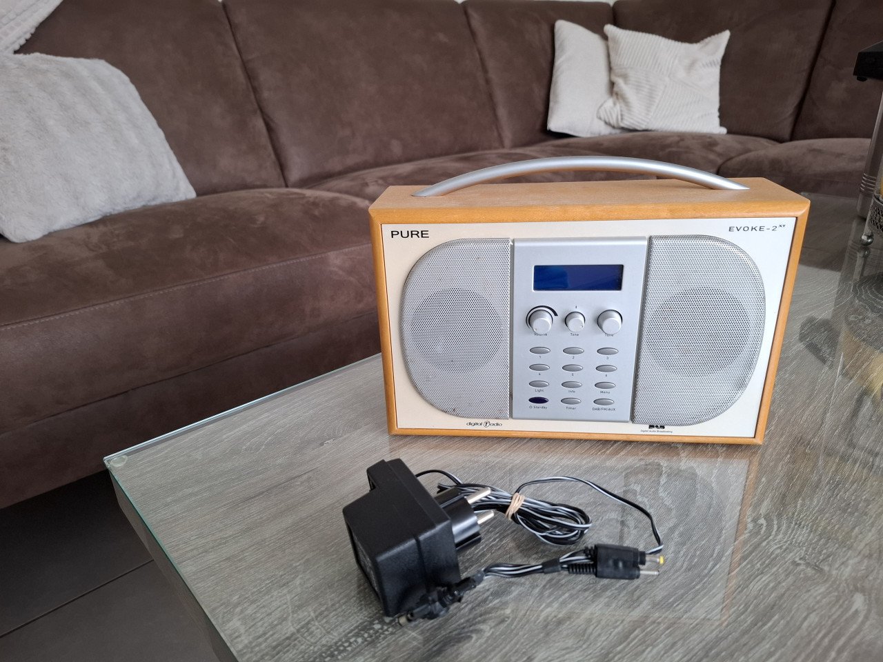PURE Evoke-2xt DAB/FM/AUX digitale radio.