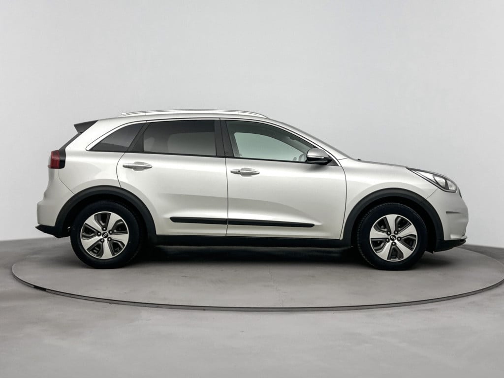 Kia Niro 1.6 gdi hybrid businessline | navigatie | parkeercamera | hybride 