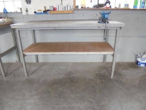 Stalen werkbank, 48mm dik multiplex blad.