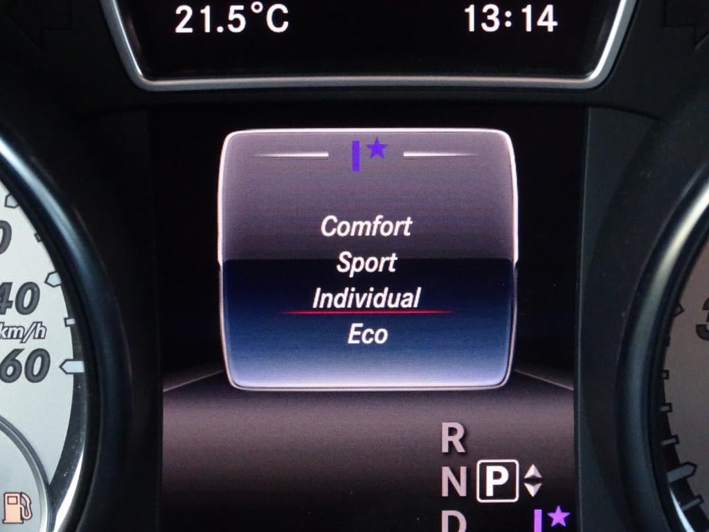 Mercedes-Benz Cla shooting brake 180 orangeart edition amg pakket