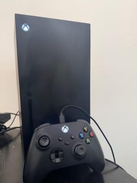 XBOX Series X 1TB + Controller