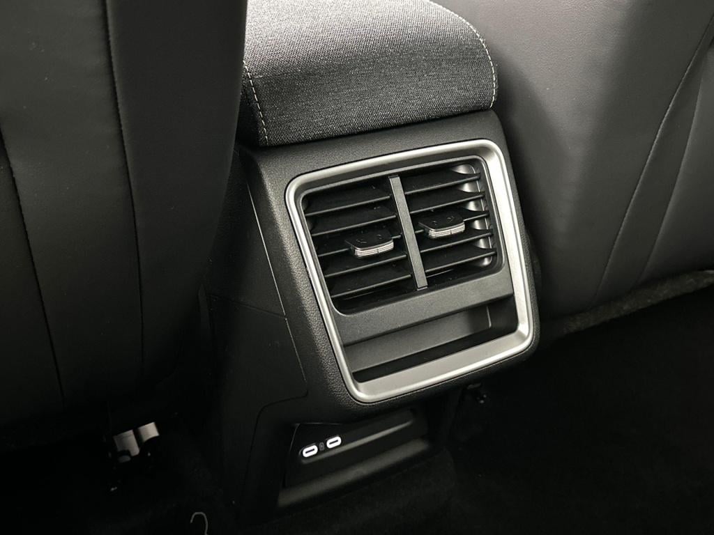 Skoda Elroq business edition tour elektromotor 150 kw / 204 pk