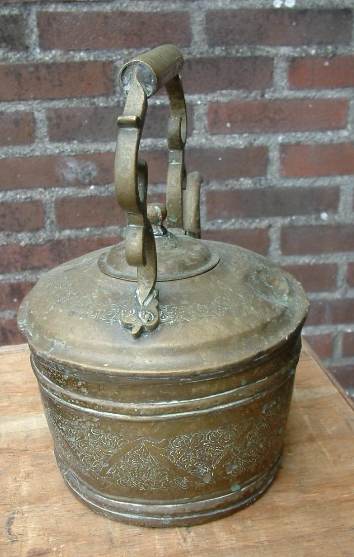 Koperen oude water ketel -echt een oud ding  ook handgemaakt