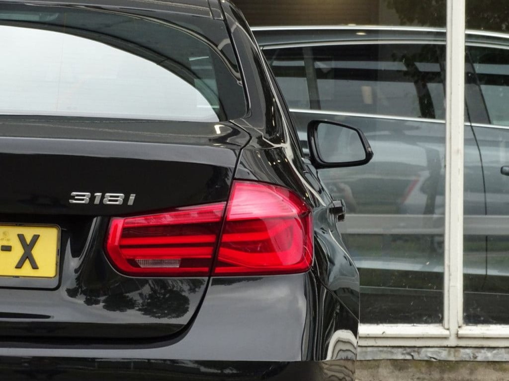 BMW 3-serie 318i m sport