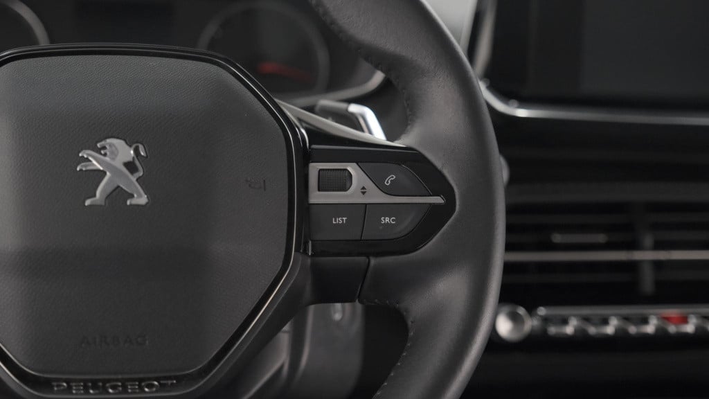 Peugeot 208 puretech 100 eat8 active | parkeersensoren | navigatie | apple 