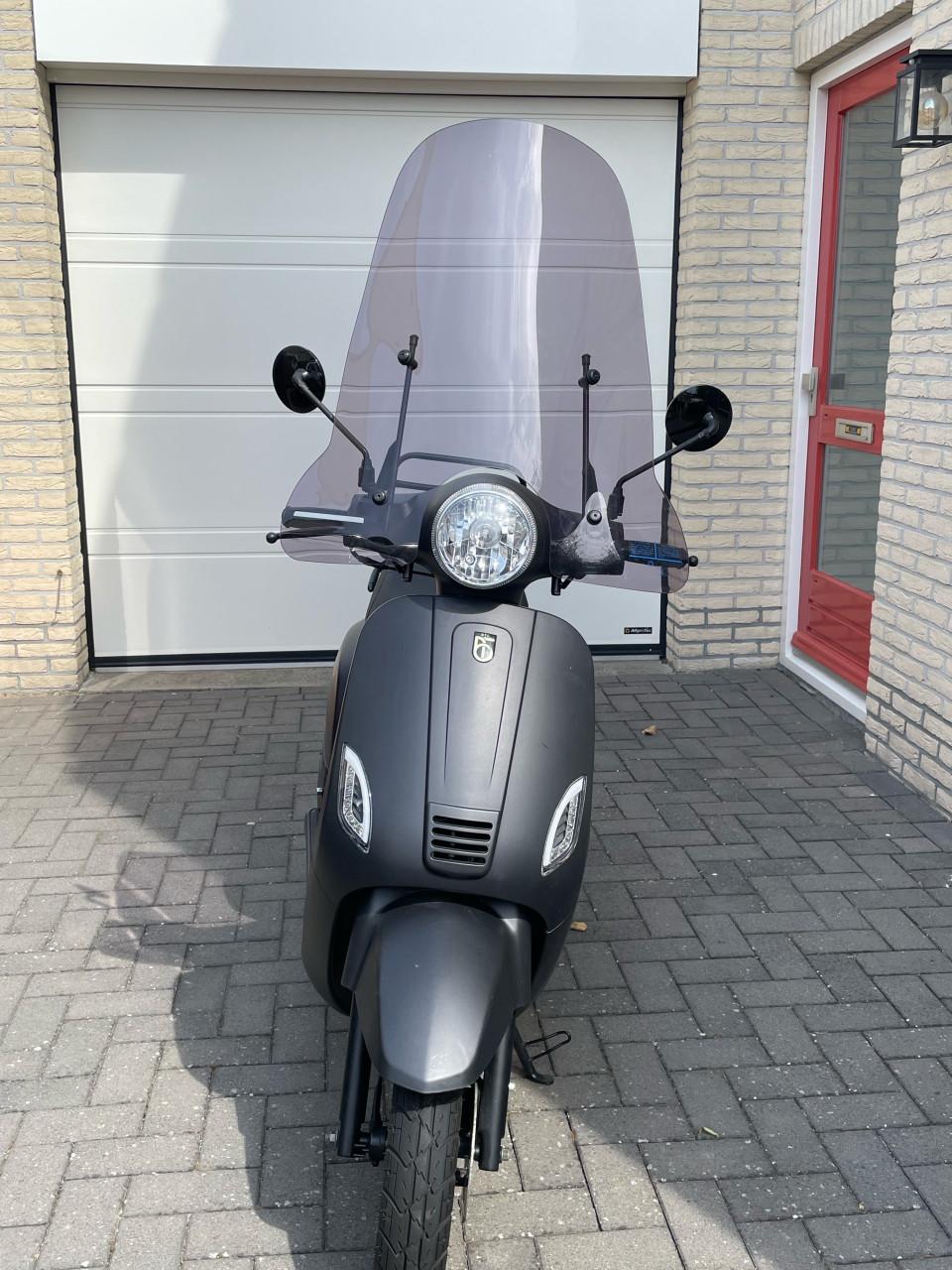 Scooter BTC Riva