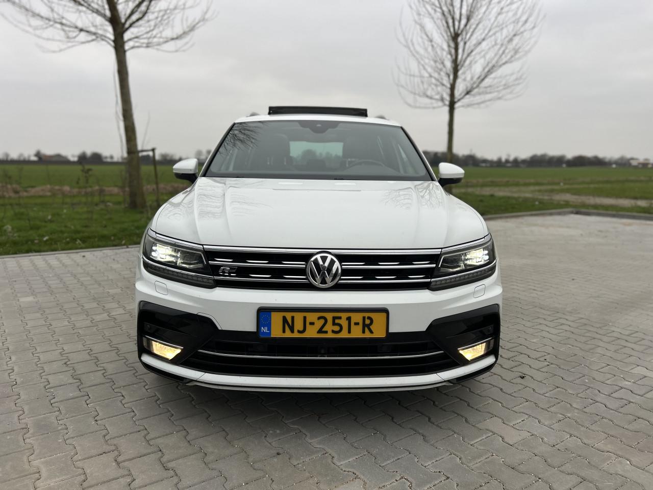 Volkswagen Tiguan 1.4 TSI ACT R-LINE|APK|STOELV|TREKH|PANO