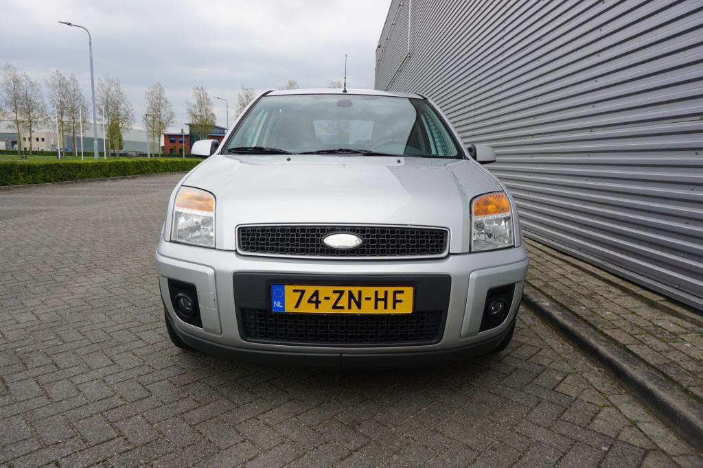 Ford Fusion 1.6-16v futura automaat - airco / navi / cruise / elektr. ramen