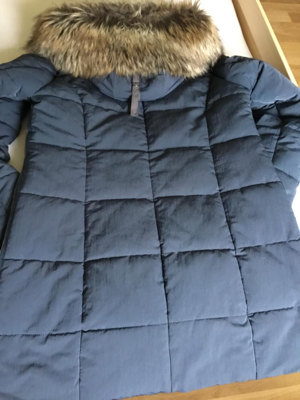 Dames winterjas met capuchon en afneembaar bont