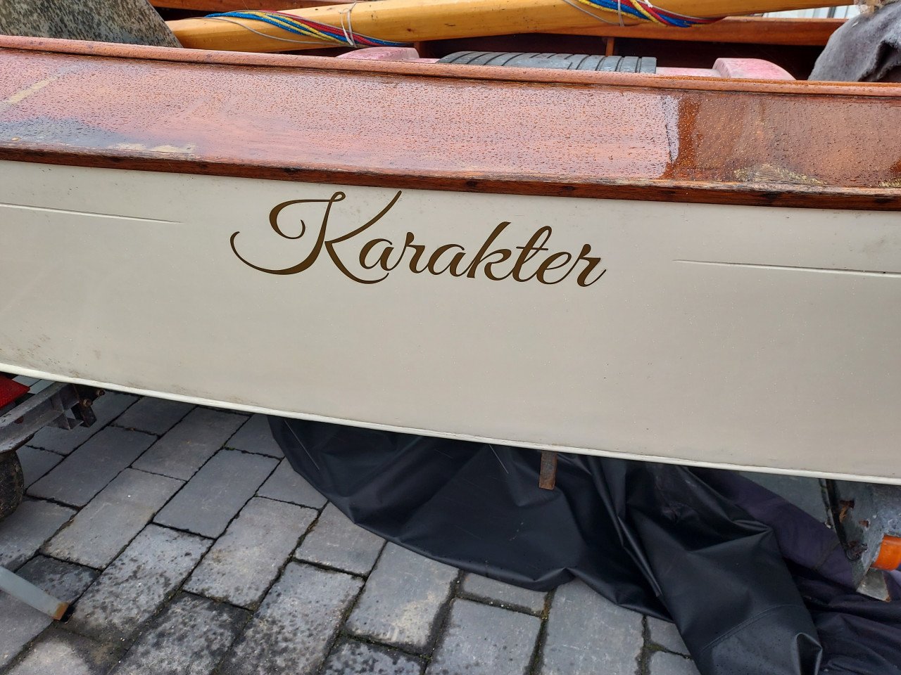Houten zeilboot merk TOP 595 te koop.