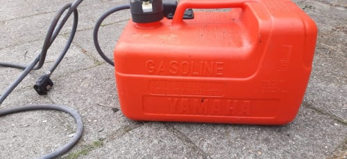 Externe brandstoftank voor boot