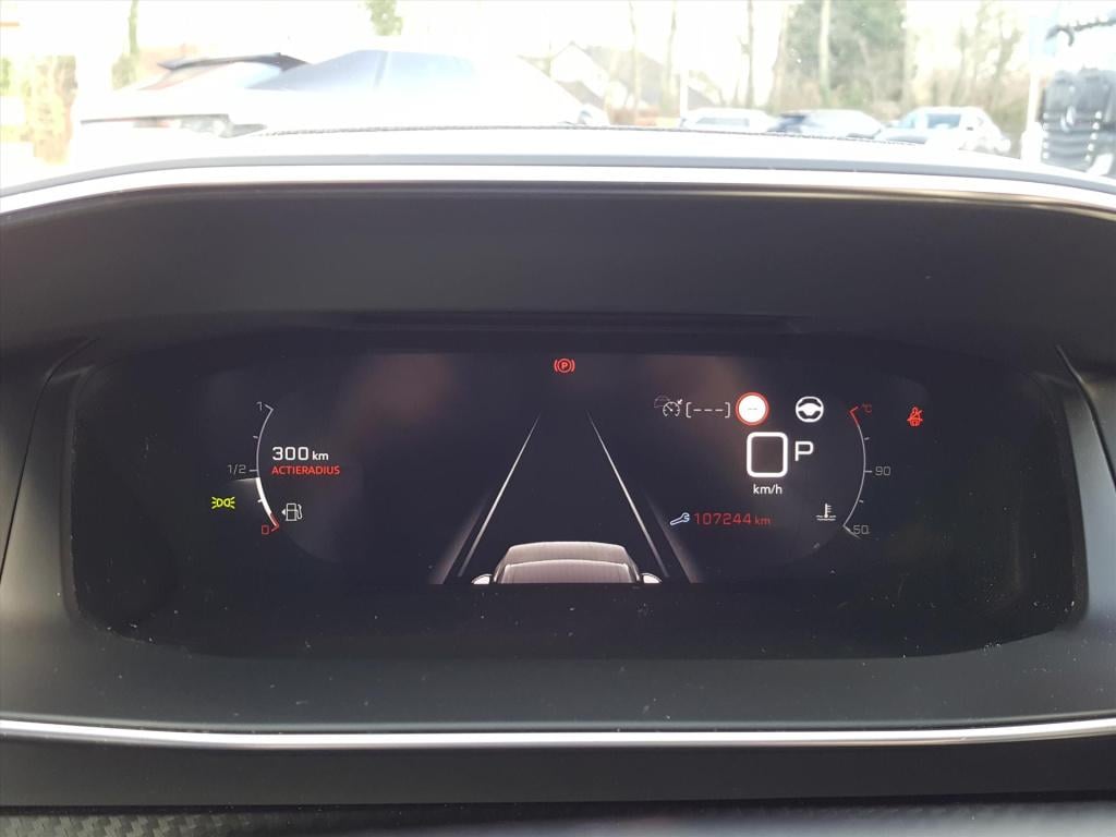 Peugeot 2008 allure 1.5 bluehdi 130pk automaat (eat8) apple carplay & andro