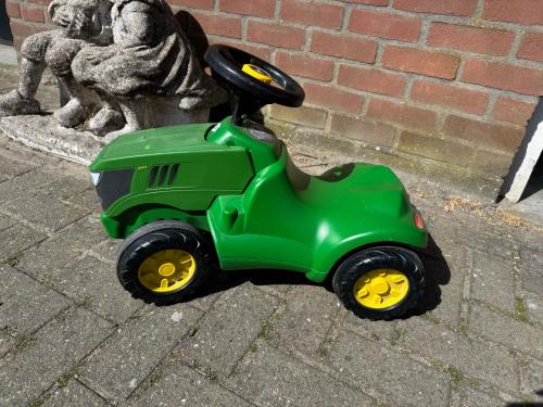 John Deere loopauto izgst