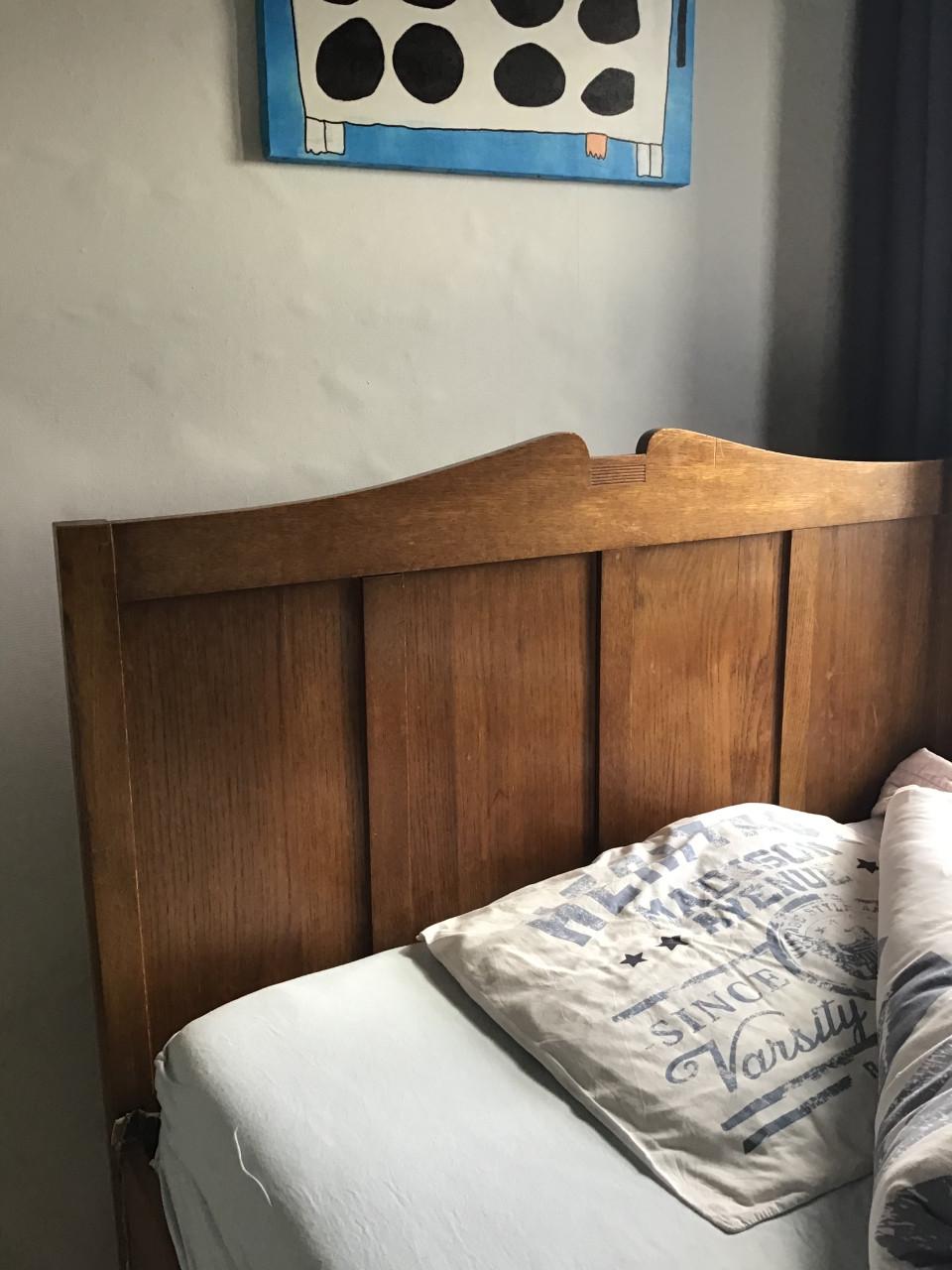 Twijfelaar bed ouderwets met matras en topper