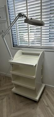 Roltafel beautysalon