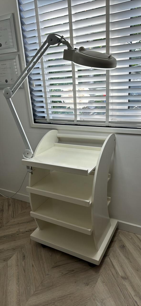 Roltafel beautysalon