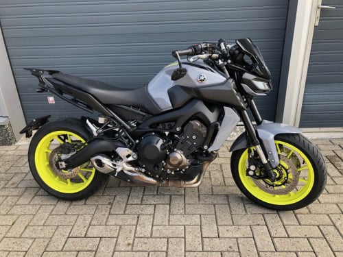 Puntgave Yamaha MT09 uit 2017 met 31dkm, diverse extra's, rijklaar €7350,-