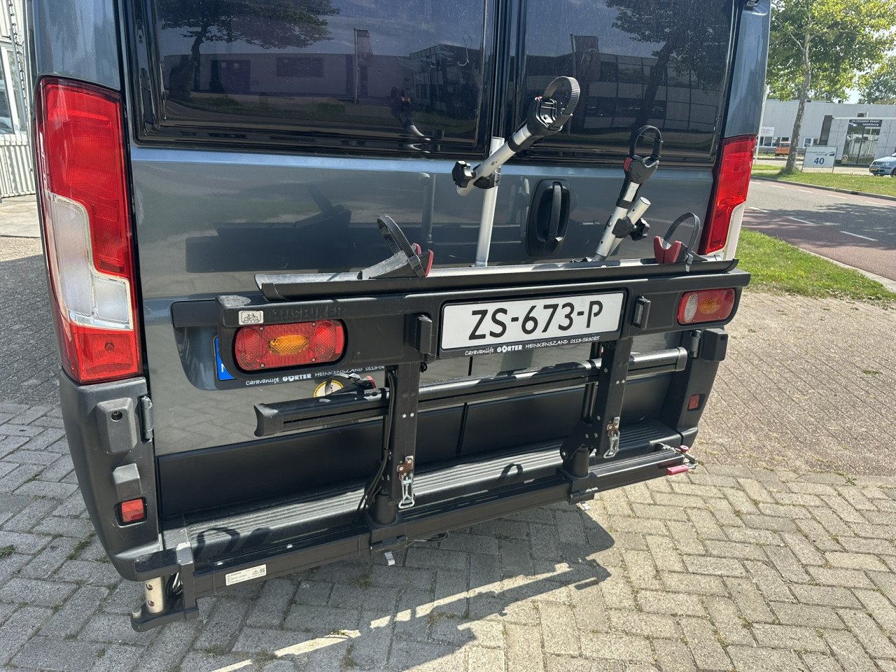 Weinsberg Cara R47 Automaat – Buscamper met lengtebedden | Slechts 55.550km