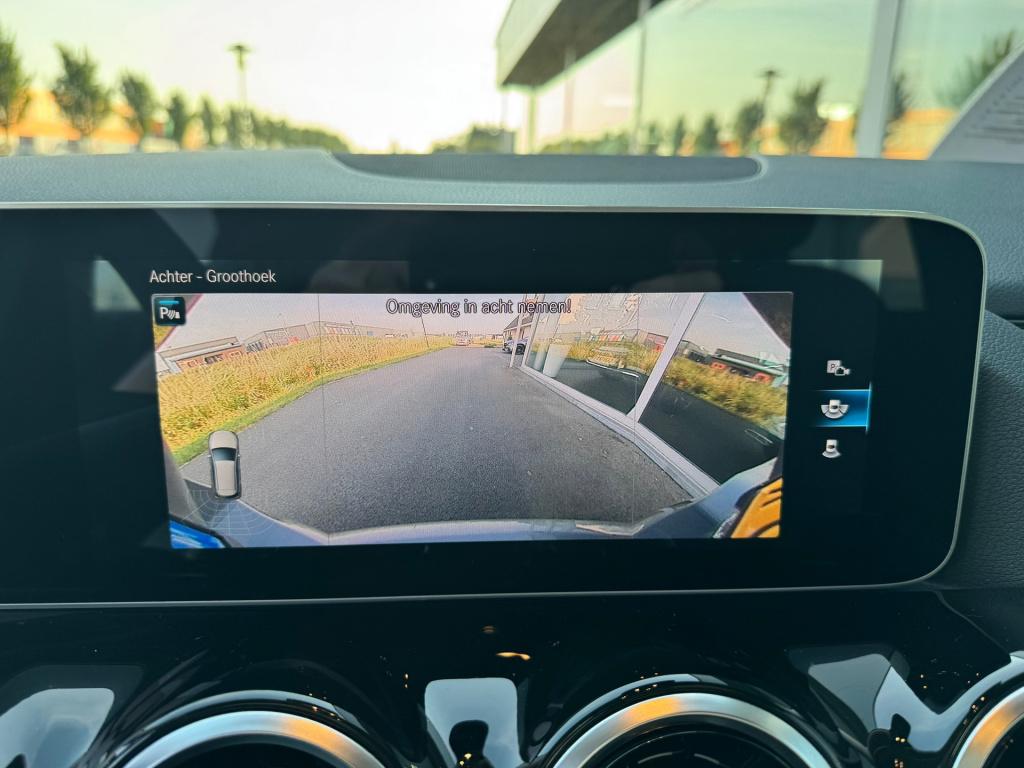Mercedes-Benz B-Klasse 180 style automaat , achteruitrijcamera