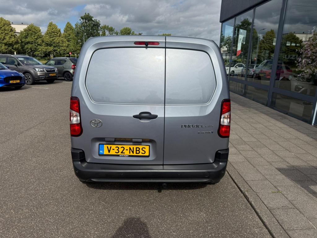 Toyota Proace city electric challenger 50 kwh