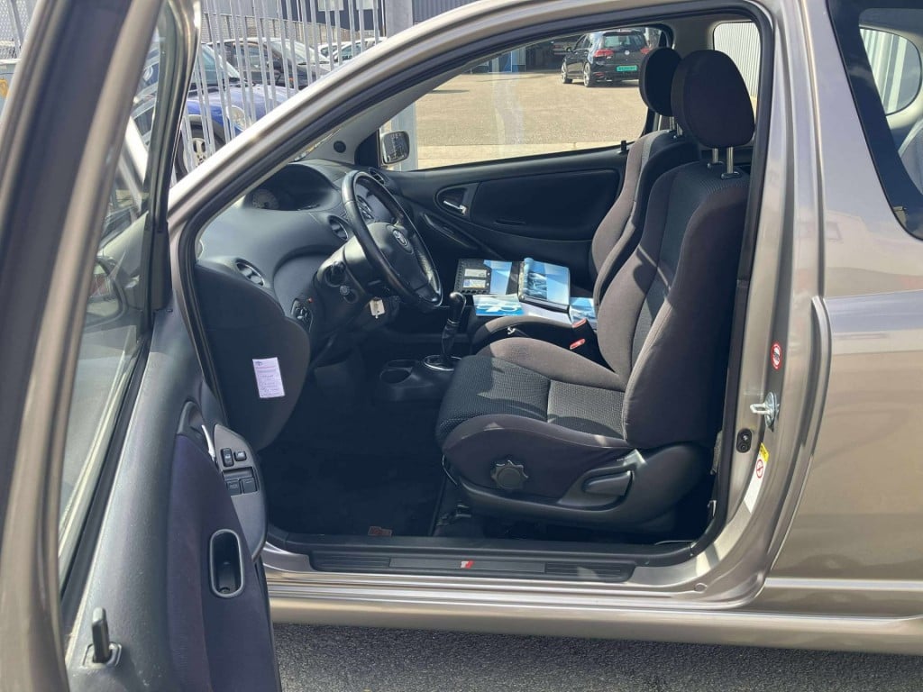 Toyota Yaris 1.5 vvt-i t sport