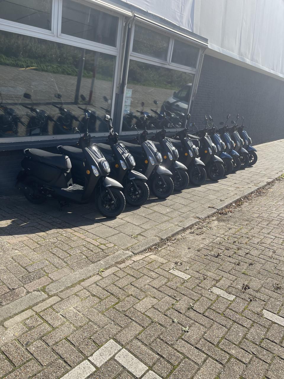 Scooterpromo Goes TOMOS Scooters in alle kleuren