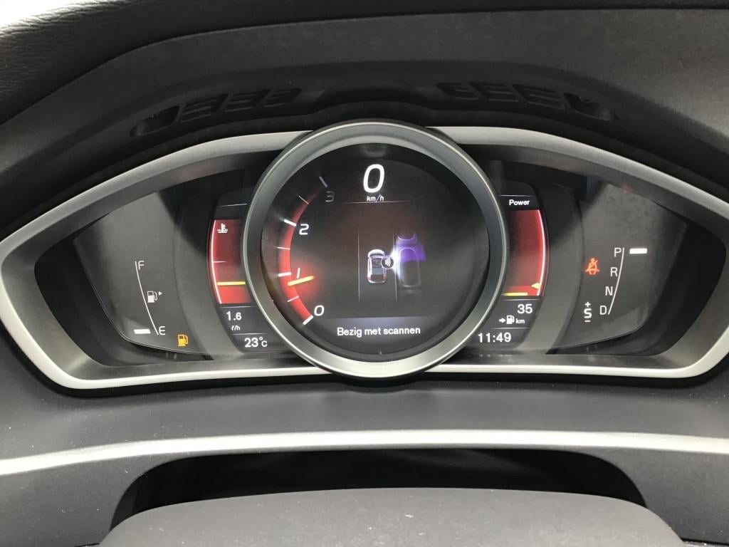 Volvo V40 cross country 1.6 t4 momentum