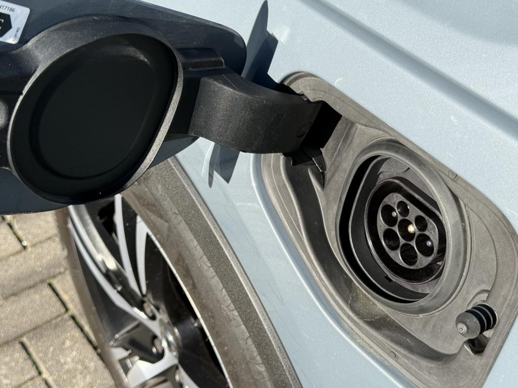 Volvo XC40 t4 211pk recharge r-design| panodak| adap.cruise| trekhaak| came