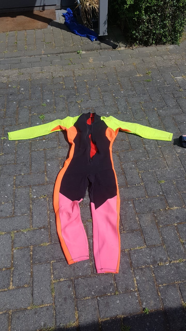 Te koop : Te Koop: Dames duikpak.  2mm neopreen.  maat 40