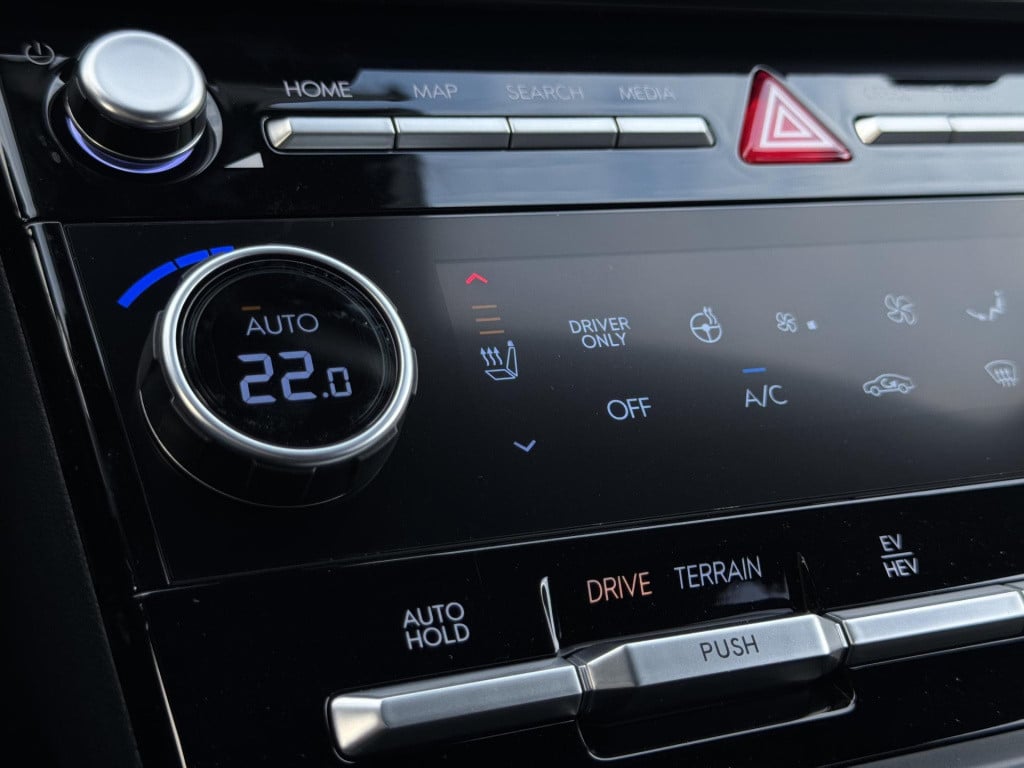 Hyundai Santa Fe 1.6 t-gdi phev black line 4wd 6p. cyber sage lakkleur