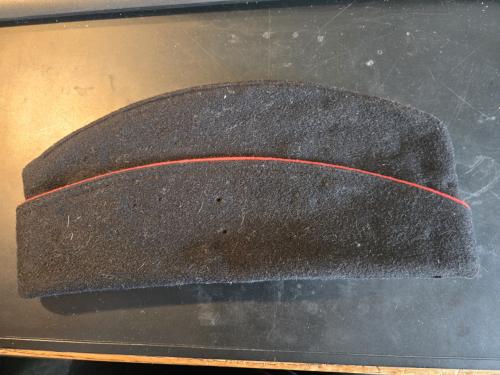 Calot zwart met rood maat 56 Scecam Bernay