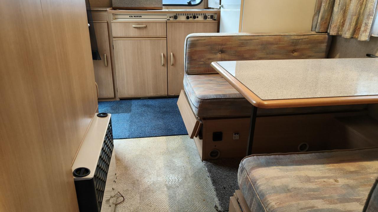 ADRIA UNICA 4153 ce 1990 bj VASTBED TREINZIT