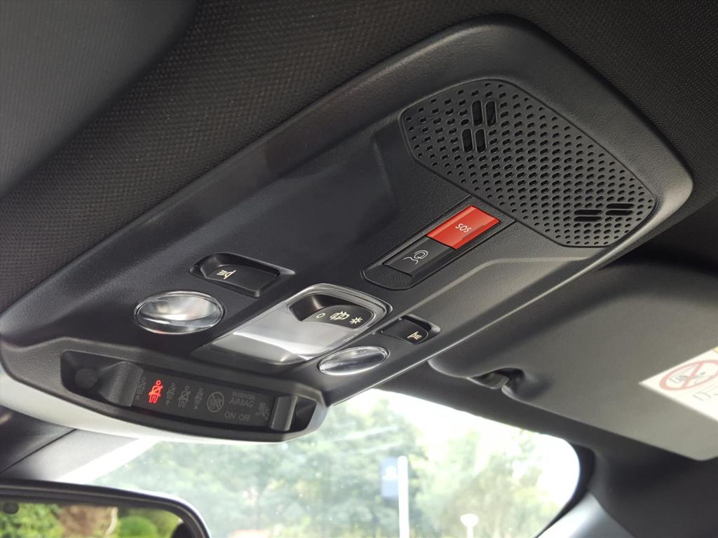 Peugeot 2008 1.2 130pk allure automaat eat8 apple carplay & android auto | 