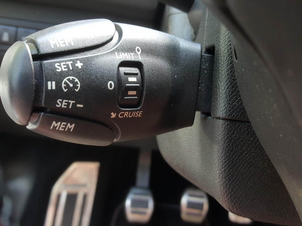 Peugeot 308 gt 1.6 turbo-205pk navigatie | full-led | alcantara | trekhaak 