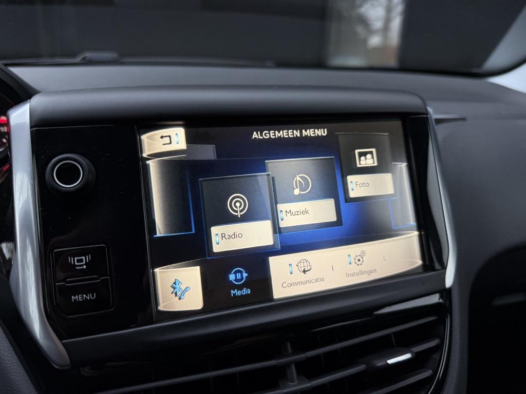 Peugeot 208 1.2 vti envy