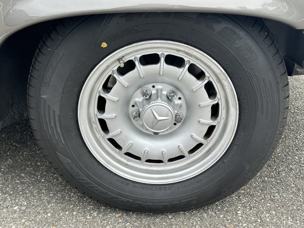 Mercedes-Benz Sl 280 sl i automaat i hout inleg i kroonkurk velgen i airco 
