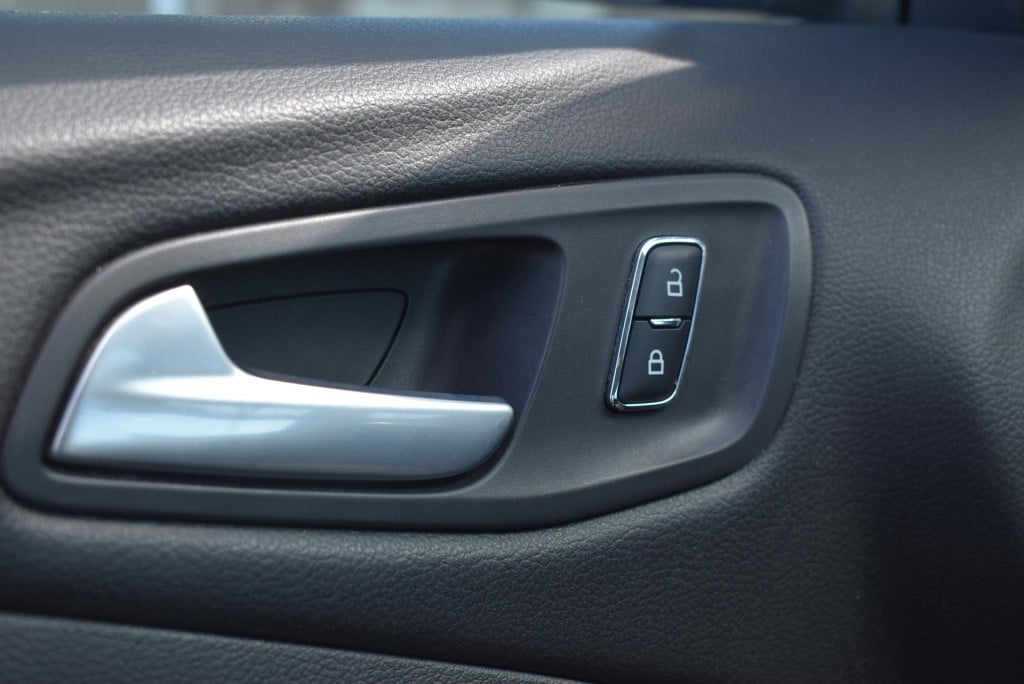 Ford Kuga 1.5 titanium | volledig dealer onderhouden | trekhaak | 1800kg tr