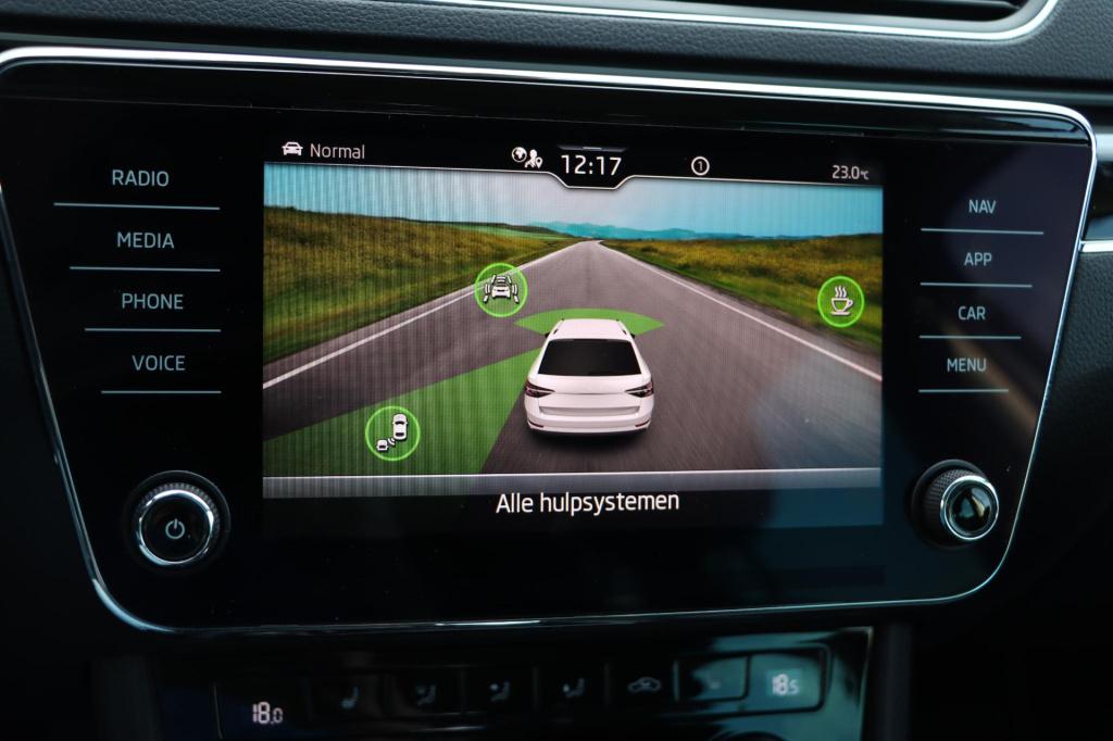 Skoda Superb combi 1.4 tsi iv laurin & klement 218pk dsg6 | soh 96,9% |