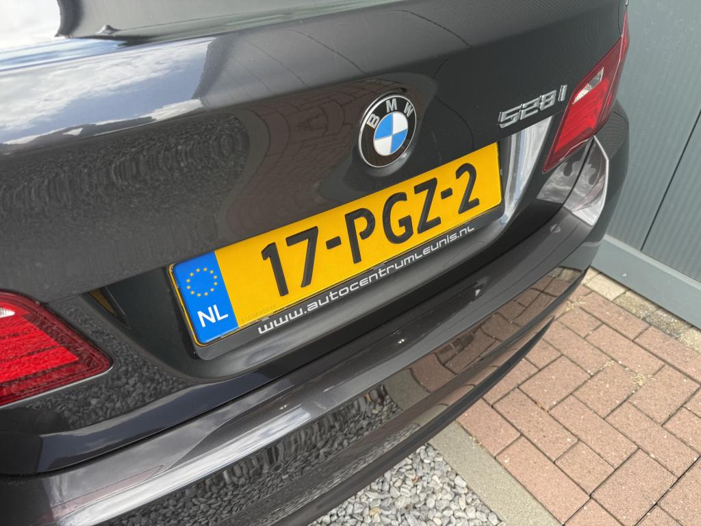 BMW 5 Serie 528i 6-cilinder executive sedan