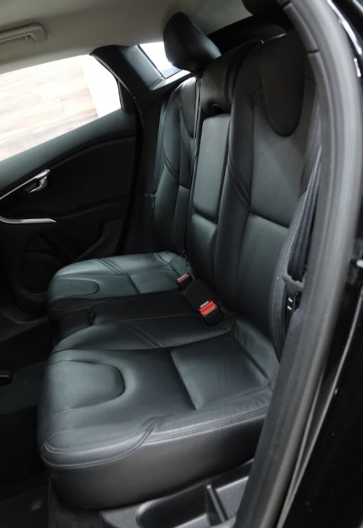Volvo V40 2.0 t3 momentum | cruise | pdc | leder |
