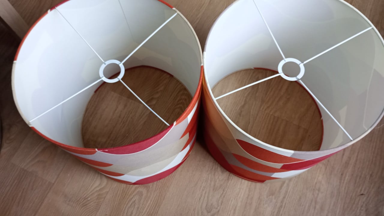 2 grote lampen kappen