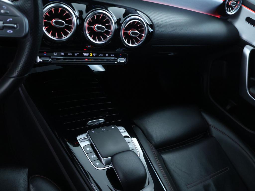 Mercedes-Benz Cla 200 business solution amg | panoramadak | trekhaak | amg-