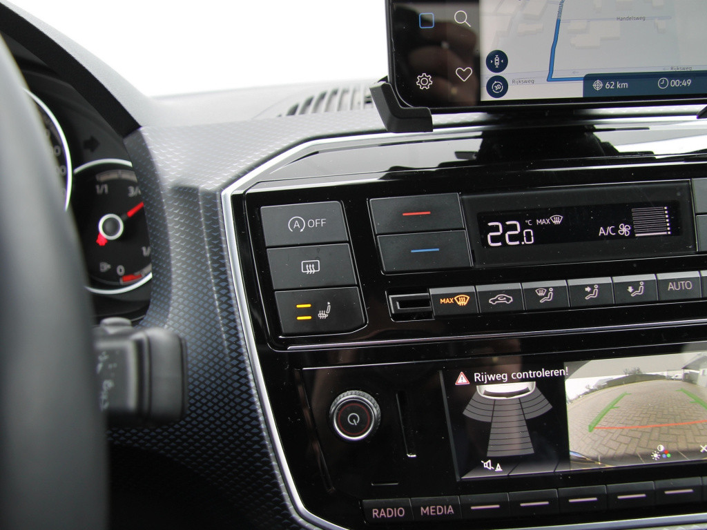 Volkswagen UP! active 5drs. clima | cruise | camera | vol!