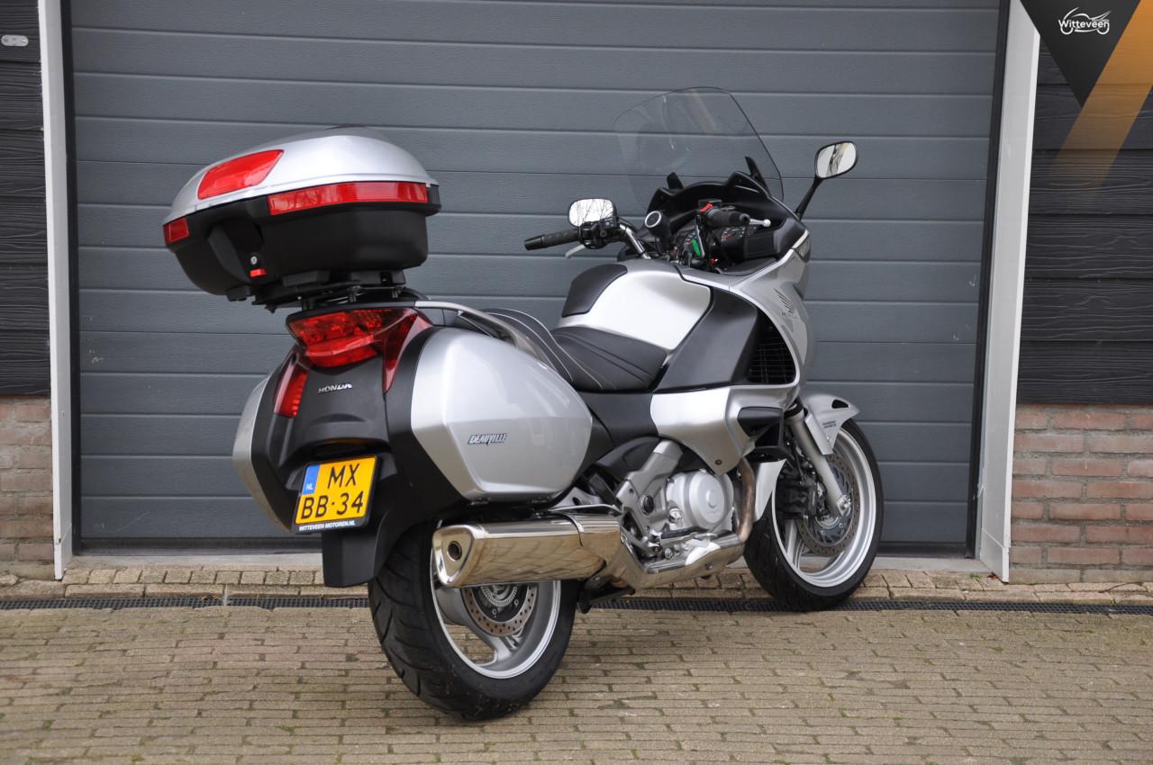Honda NT 700 VA Deauville ABS 14800 kilometers!
