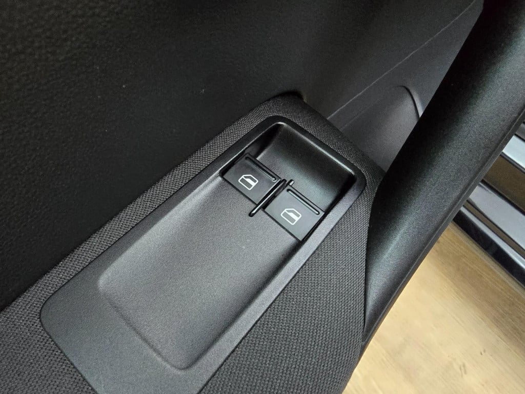 Volkswagen Polo occasion 1.2 tsi highline met parkeersensoren en 5 deurs zw