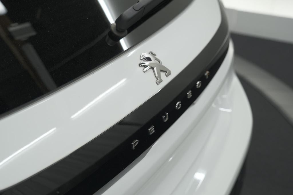 Peugeot 208 1.2 puretech style | parkeersensoren | navigatie | apple carpla