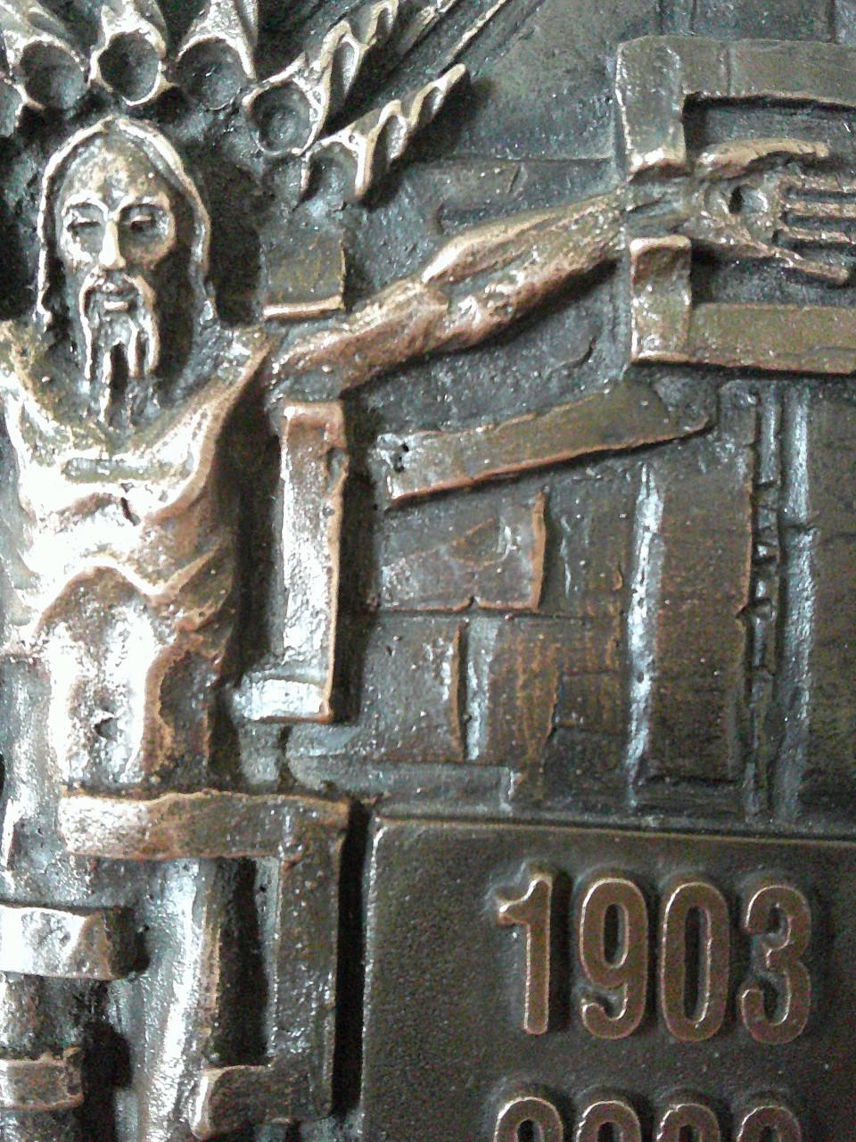 ZWAAR BRONZEN PLAQUETTE KRUISIGING, SPAANSE KUNSTENAAR