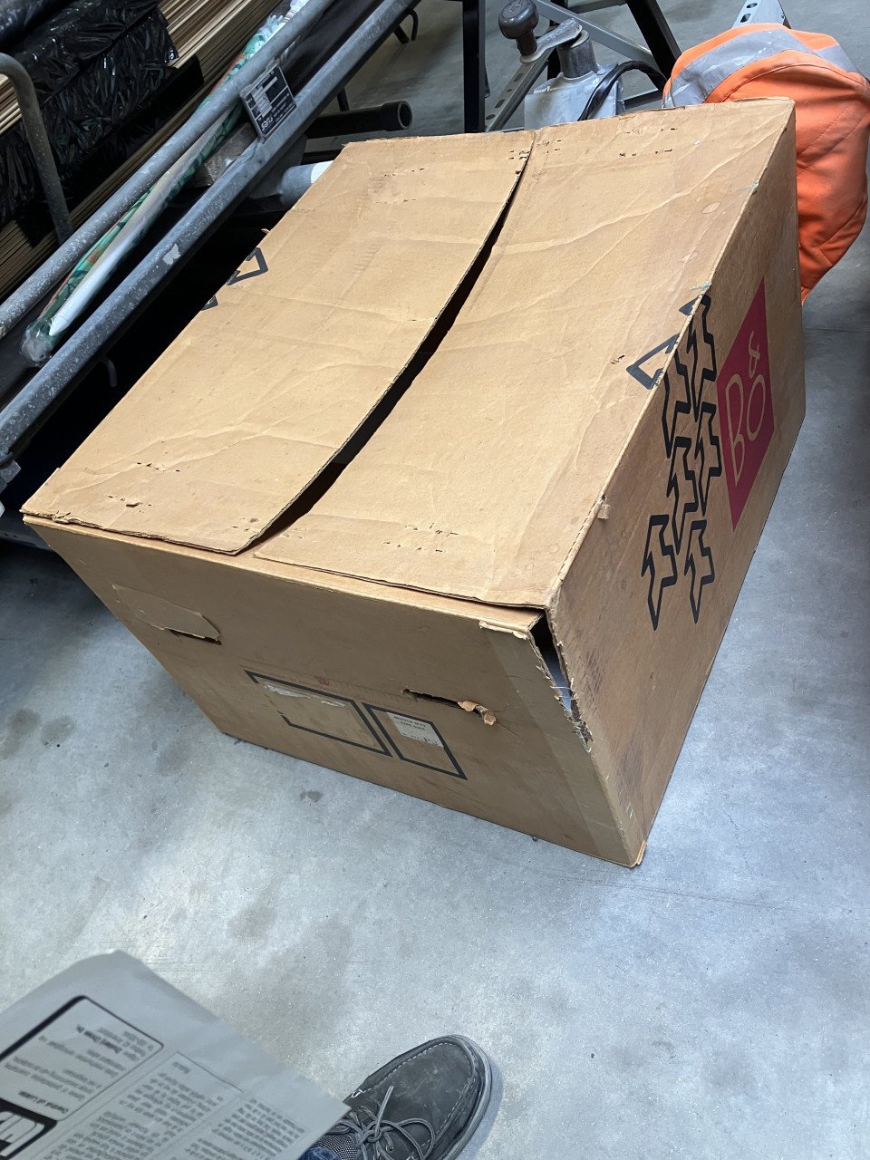 Beomaster 4000 en Beovox M70 werkend met doos en papieren