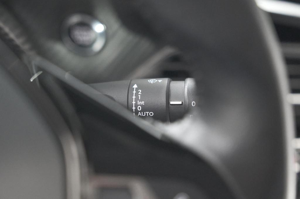 Peugeot 2008 puretech 130 allure | camera | adaptieve cruise control | stoe